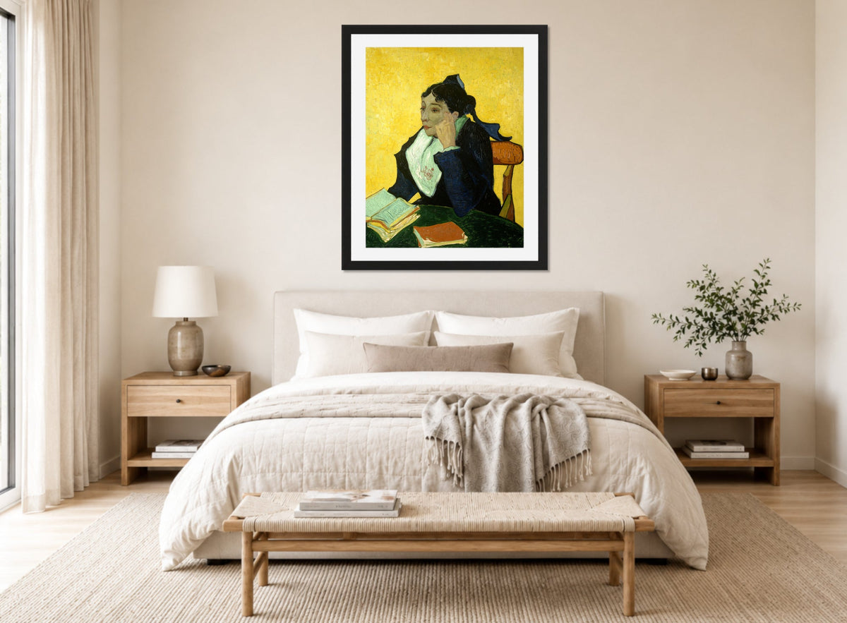 Vincent van Gogh Print, 093 L'Arlésienne (Porträt der Mme Ginoux)_10x8 displayed above a bed